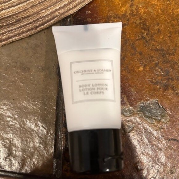 NEW UNOPENED Gilchrist & Soames travel bath set - Picture 2 of 9